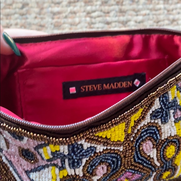 RARE Gently Used Steve Madden Jody Beaded Wristlet - Picture 4 of 7